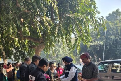 Langar Service Provides