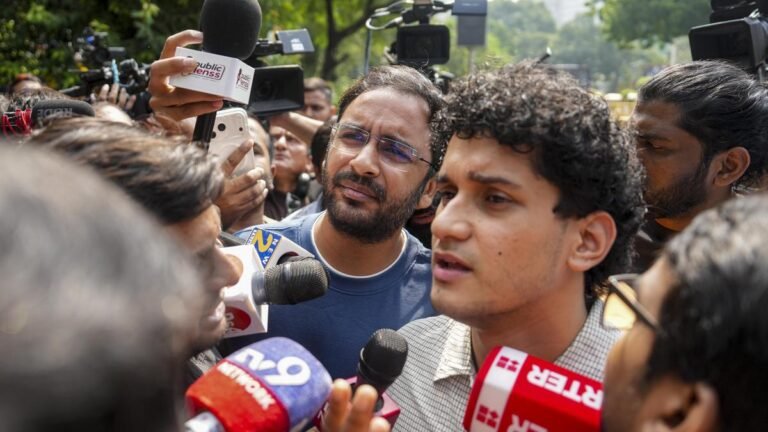 Delhi Protest Against CEC Gyanesh Kumar Intensifies as INDIA Bloc Moves Supreme Court